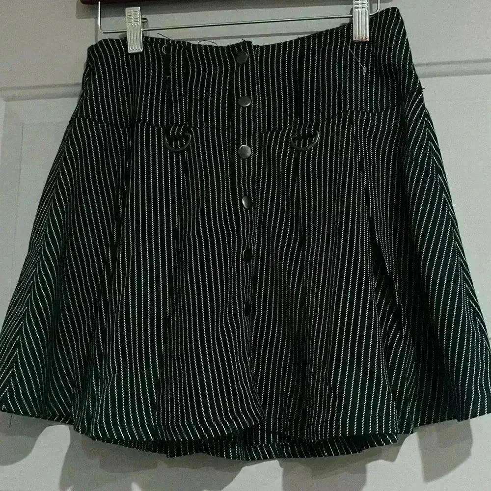 Hot topics SKIRT WOMENS SIZE MD WITH TAGS - Picture 4 of 10